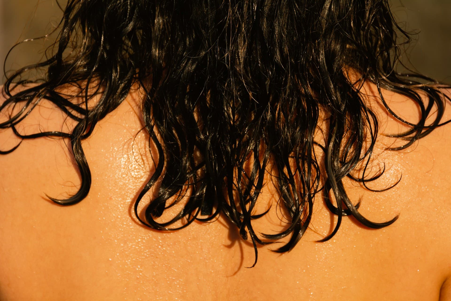How to Fix Oily Scalp and Dry Ends: The Only Scalp Care Routine You Need (According to Dermatology)